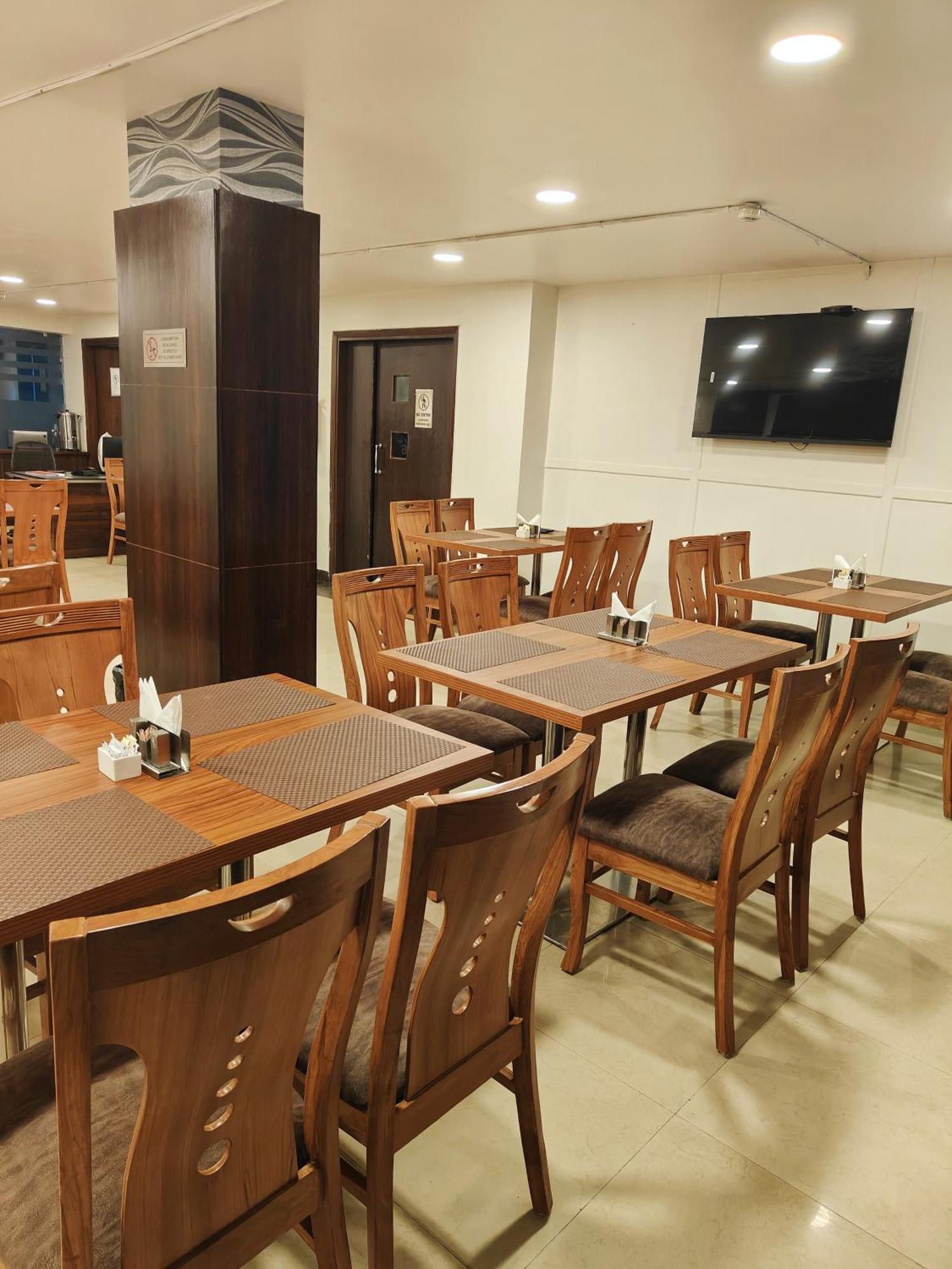 Rosemallow Hotel Yeni Delhi Dış mekan fotoğraf