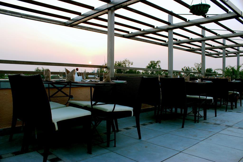 Rosemallow Hotel Yeni Delhi Dış mekan fotoğraf