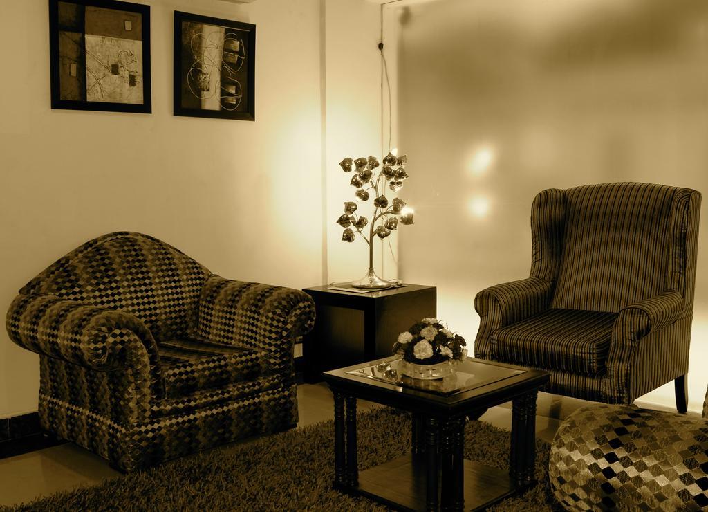 Rosemallow Hotel Yeni Delhi Dış mekan fotoğraf