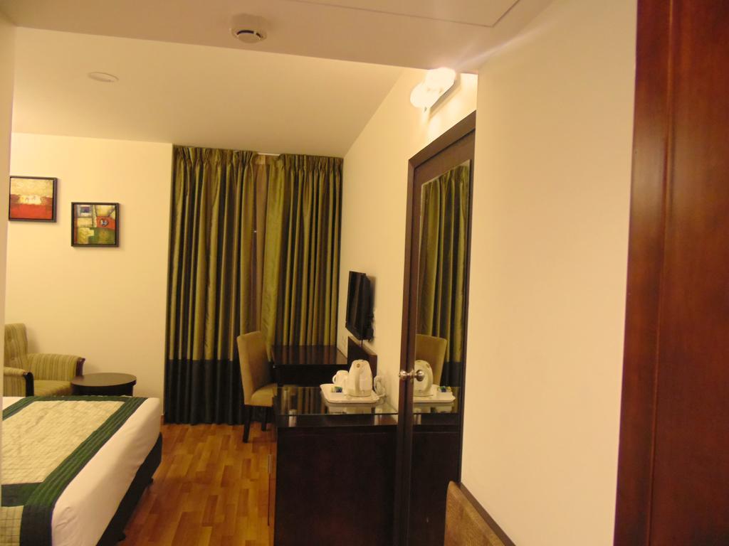 Rosemallow Hotel Yeni Delhi Dış mekan fotoğraf
